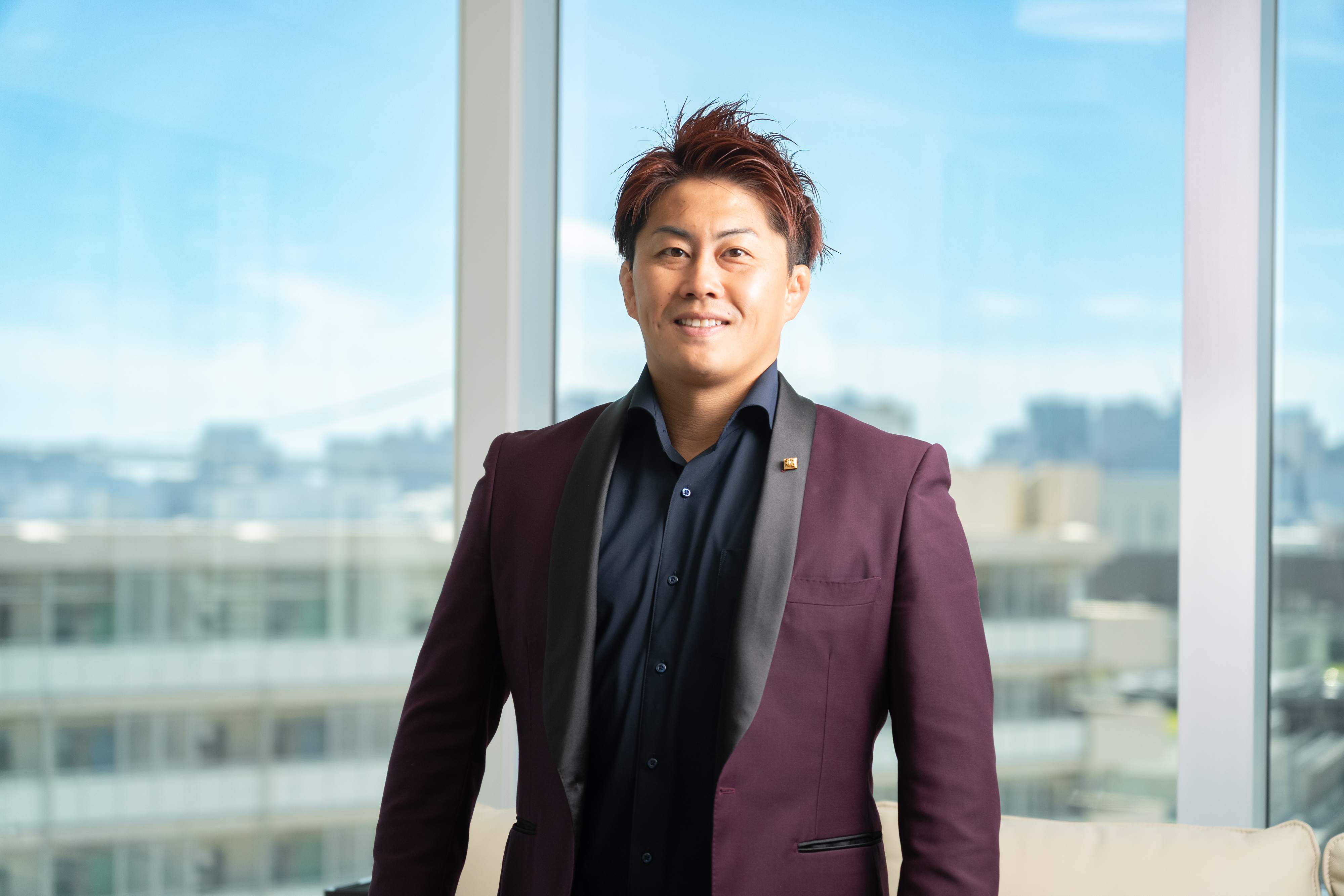 ワンマンアンドン灯用ケース２台 山口竜生 元柔道家・警察官から起業家へ。「3分の映像」で企業の未来を変える